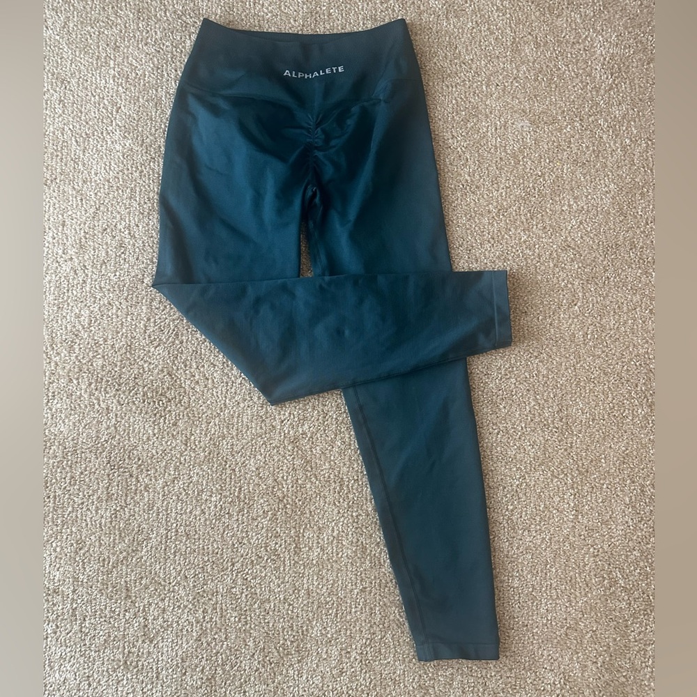 Alphalete dark green amplify leggings
